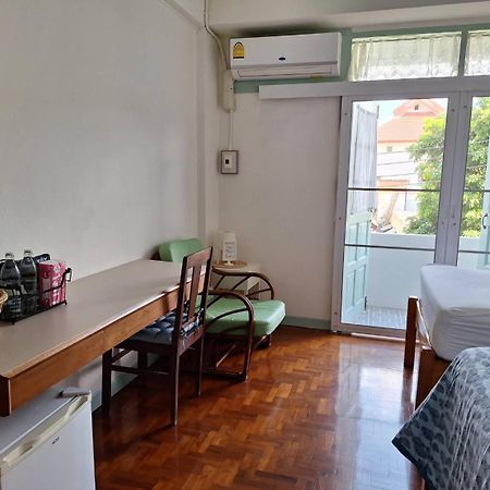 The Commonroom Cnx Chiang Mai Exterior photo