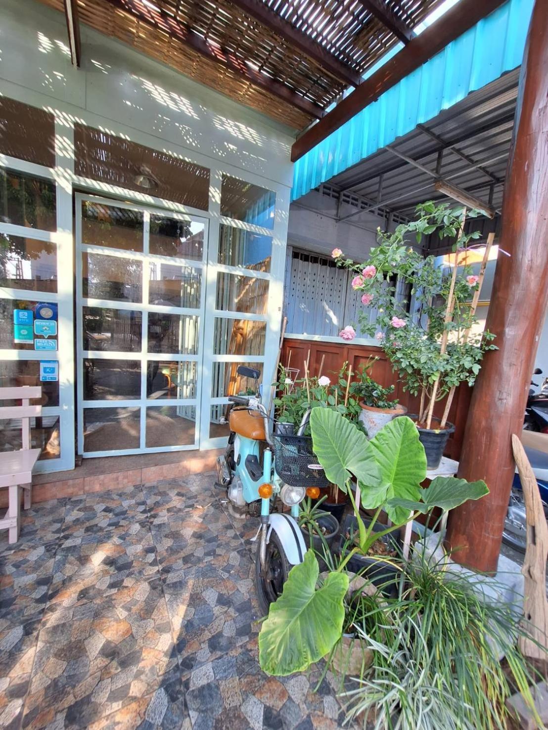 The Commonroom Cnx Chiang Mai Exterior photo