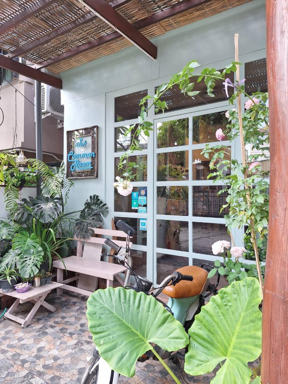 The Commonroom Cnx Chiang Mai Exterior photo