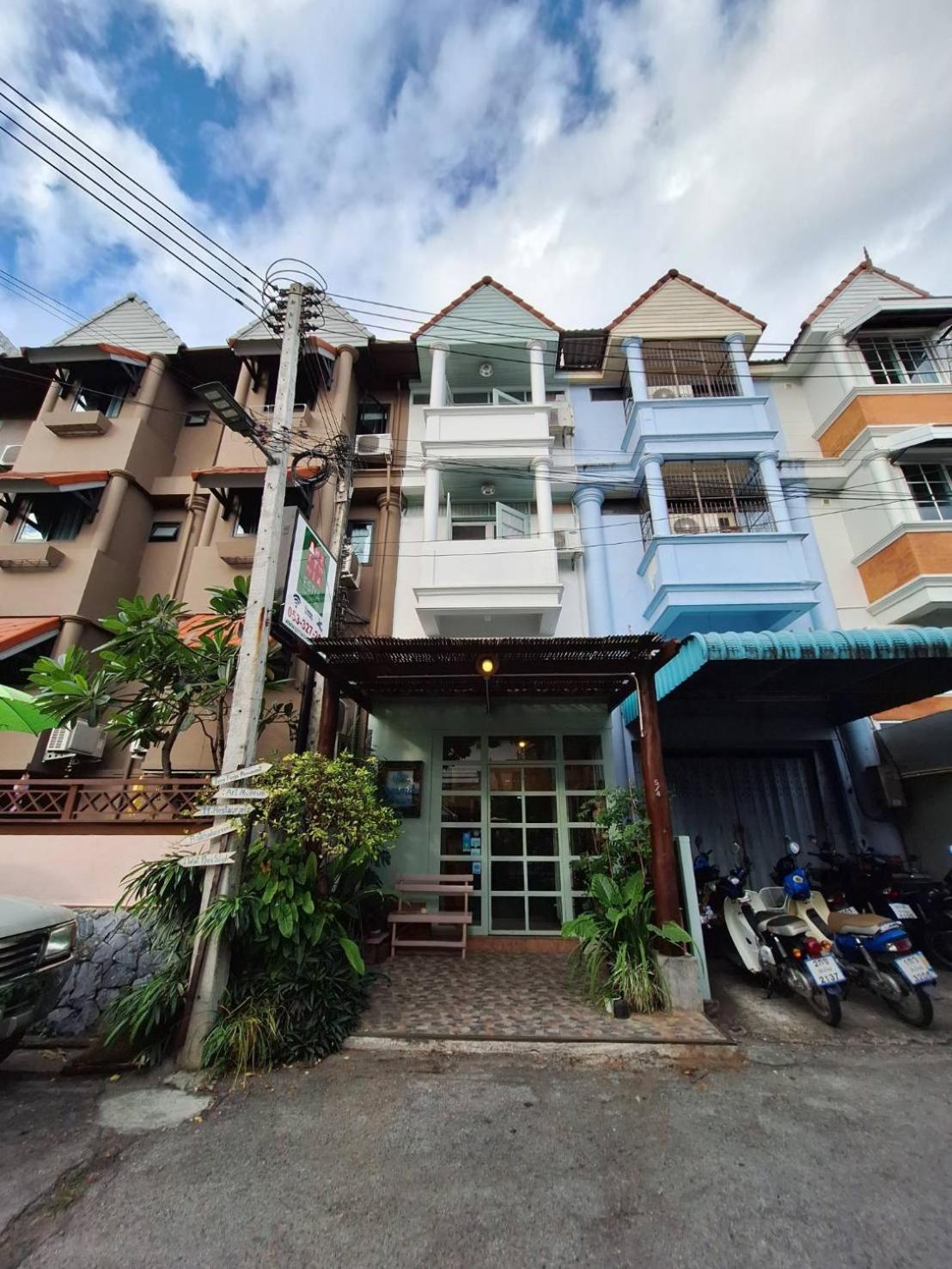 The Commonroom Cnx Chiang Mai Exterior photo