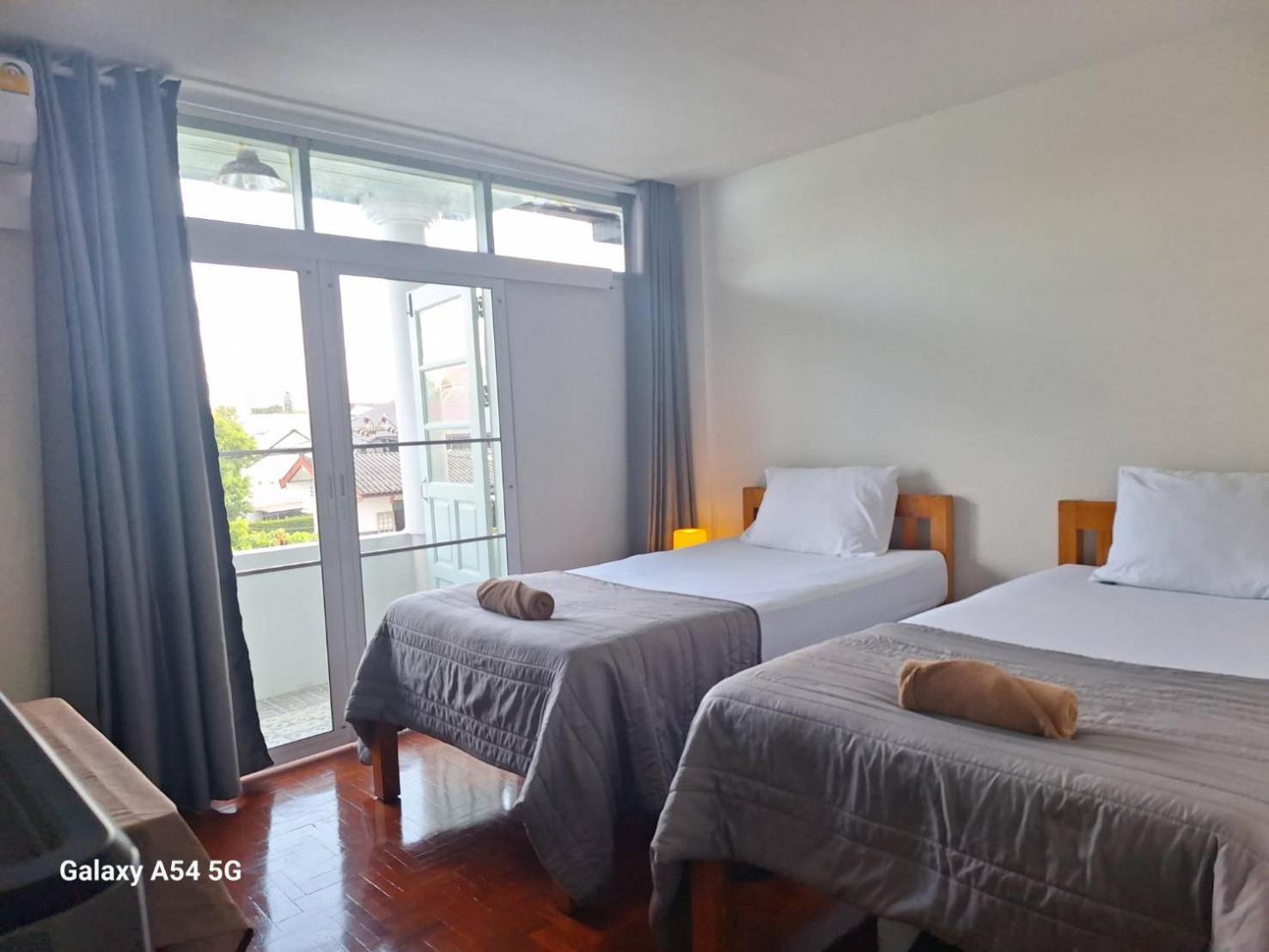 The Commonroom Cnx Chiang Mai Exterior photo